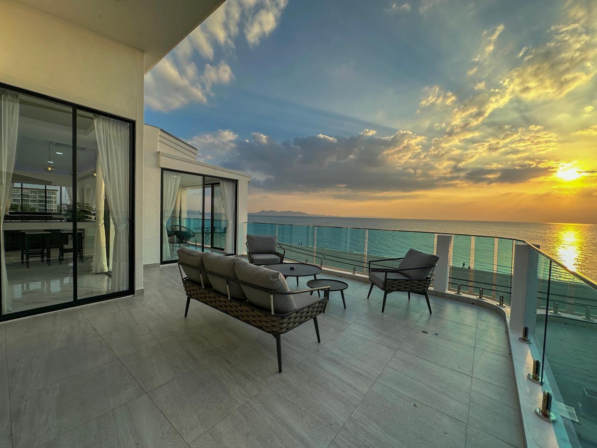 Stunning Beachfront View Luxurious Apartment 40 Джомтьєн-Біч Екстер'єр фото