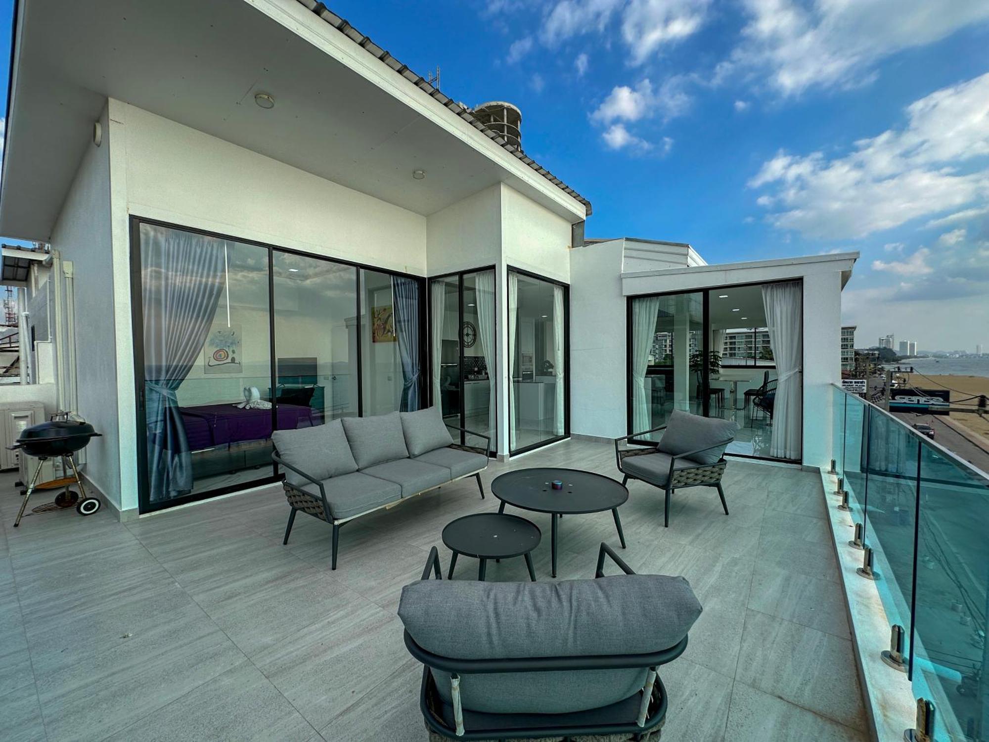 Stunning Beachfront View Luxurious Apartment 40 Джомтьєн-Біч Екстер'єр фото