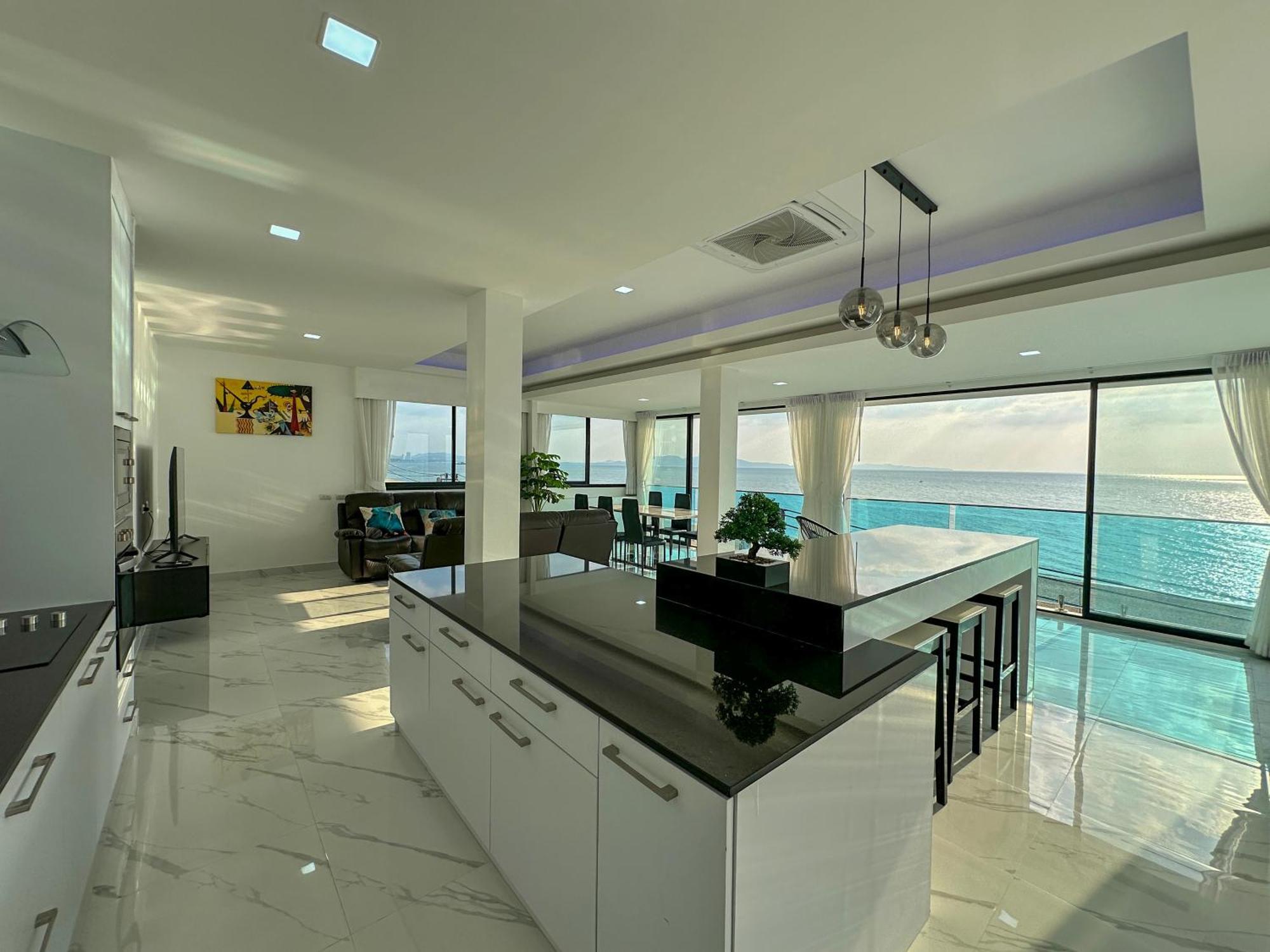 Stunning Beachfront View Luxurious Apartment 40 Джомтьєн-Біч Екстер'єр фото
