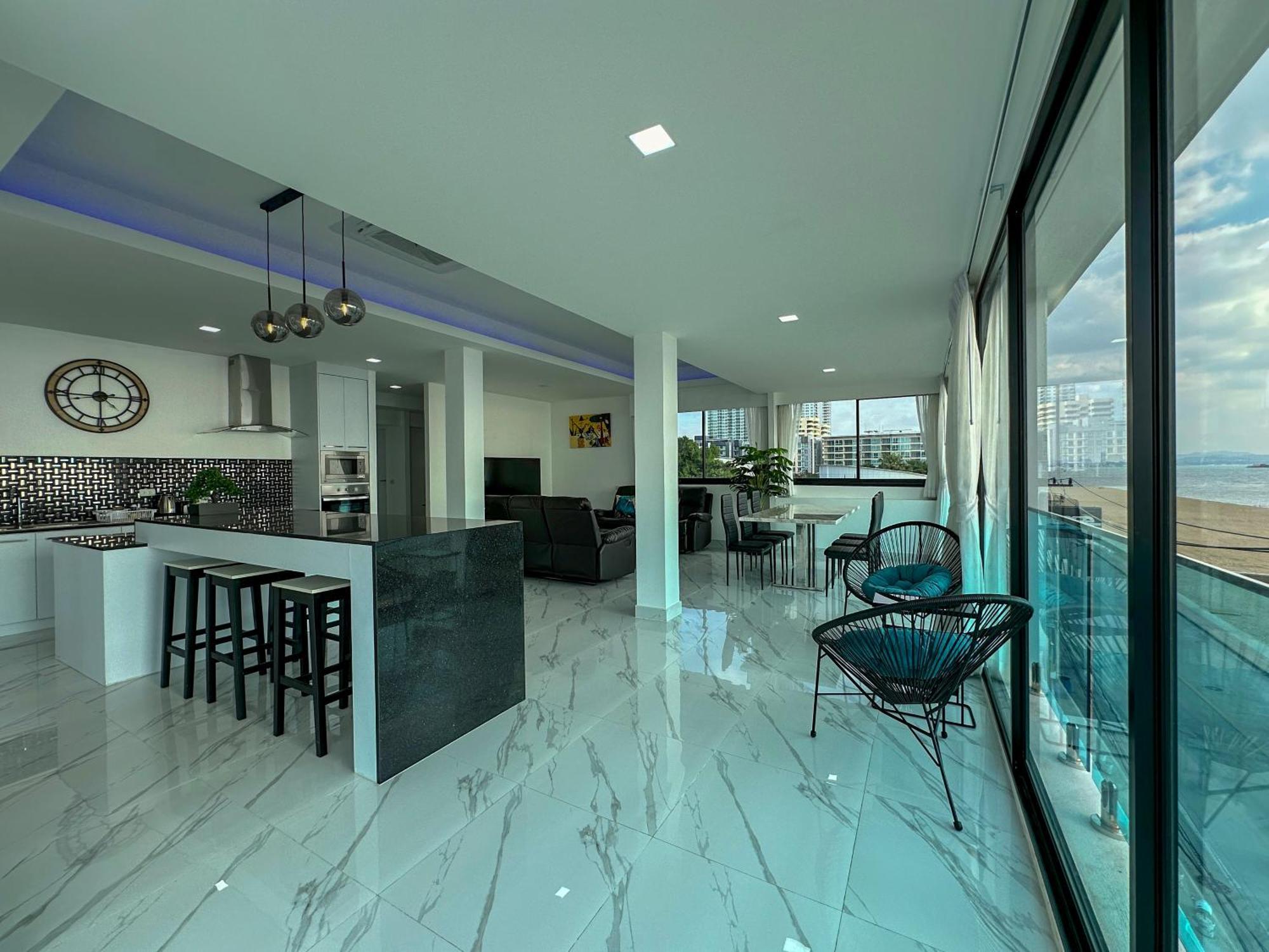 Stunning Beachfront View Luxurious Apartment 40 Джомтьєн-Біч Екстер'єр фото
