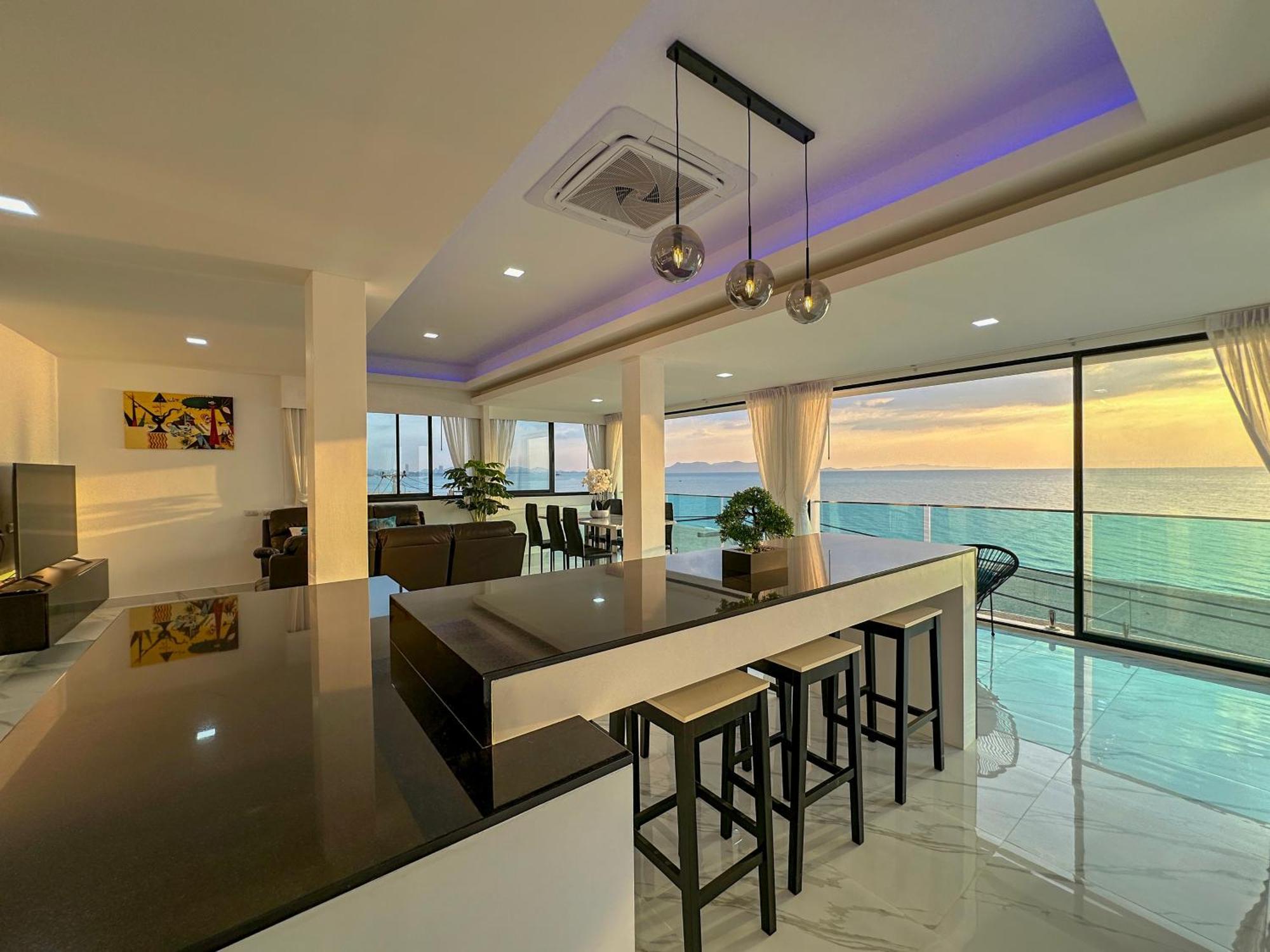 Stunning Beachfront View Luxurious Apartment 40 Джомтьєн-Біч Екстер'єр фото