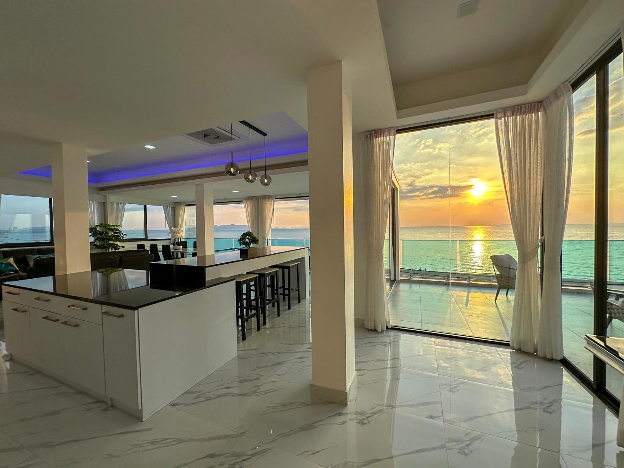 Stunning Beachfront View Luxurious Apartment 40 Джомтьєн-Біч Екстер'єр фото