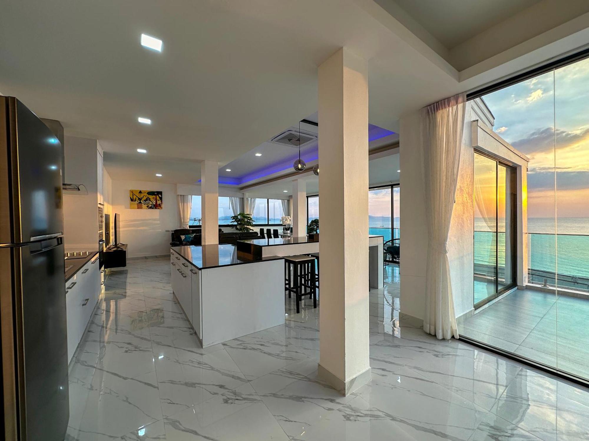 Stunning Beachfront View Luxurious Apartment 40 Джомтьєн-Біч Екстер'єр фото